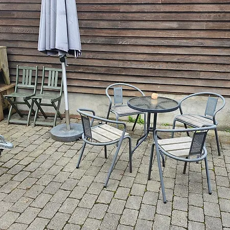 Apartment Underetage I Dronningborgvilla *